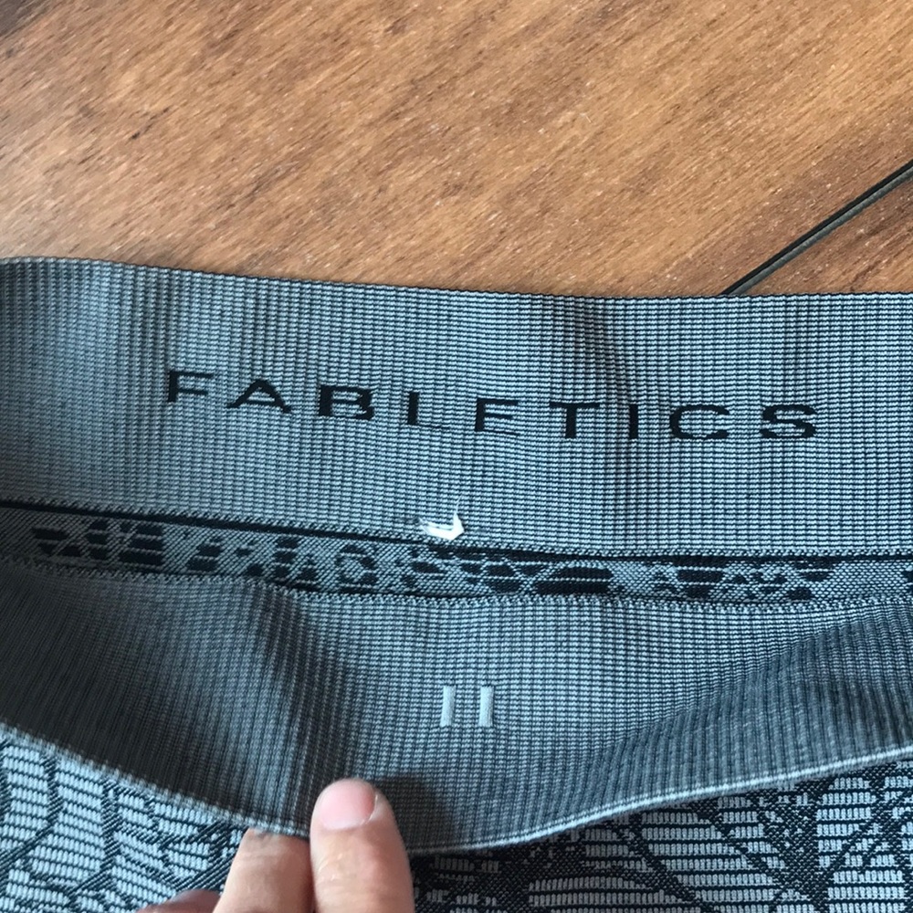 Fabletics capris - Picture 3 of 5